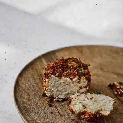 Fromage kozi z pomidorami suszonymi i ziołami